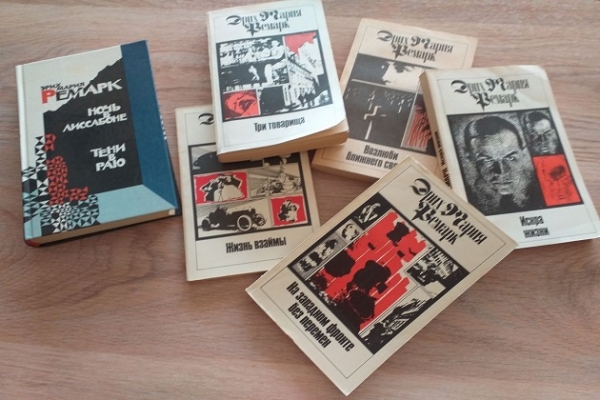 Книжная выставка «Перо прозаика и душа поэта»