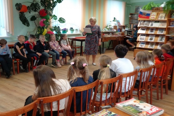 Познавательно - игровая программа «Светла от берёз Россия»